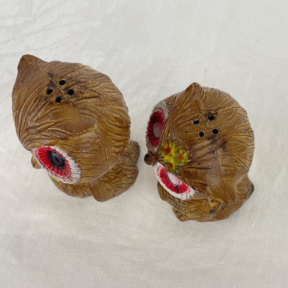 Vintage Salt & Pepper Shakers Brown Resin Owls with Big Eyes - Picture 4 of 6